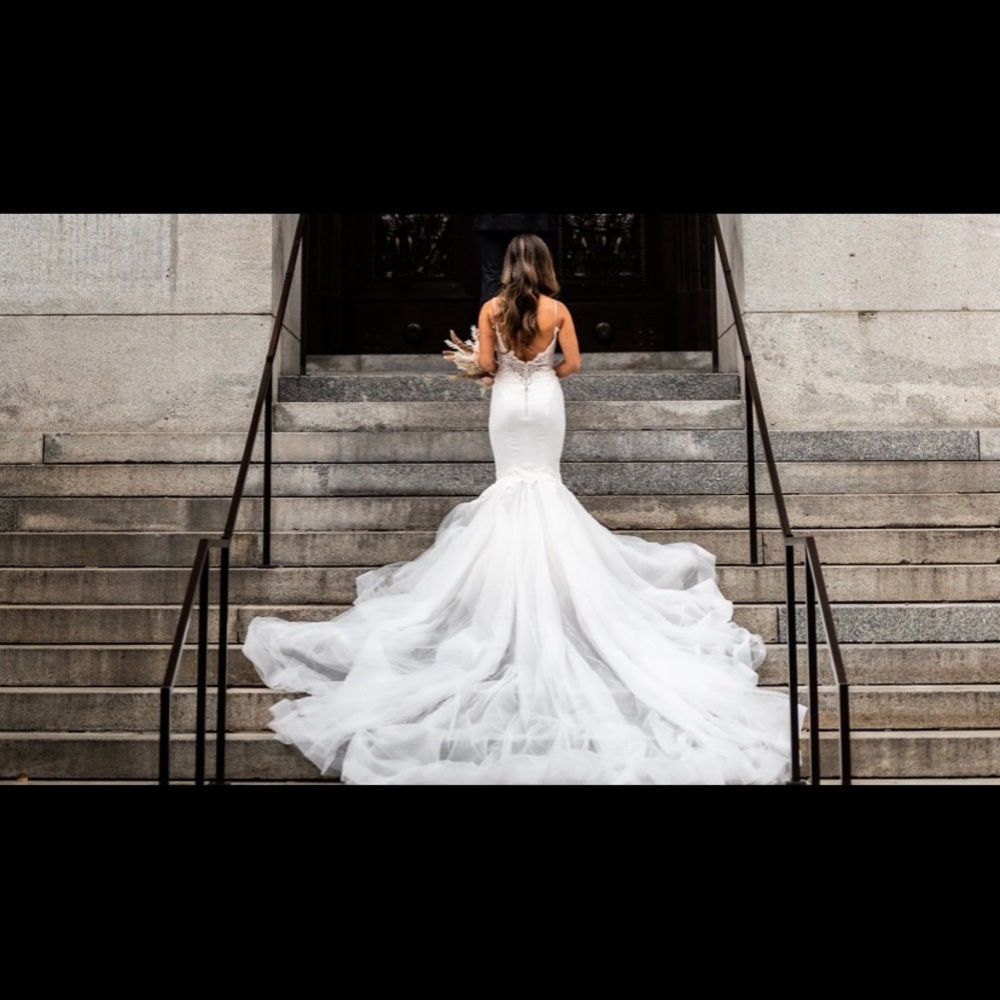 Enzoani Naya Wedding Dress size 0